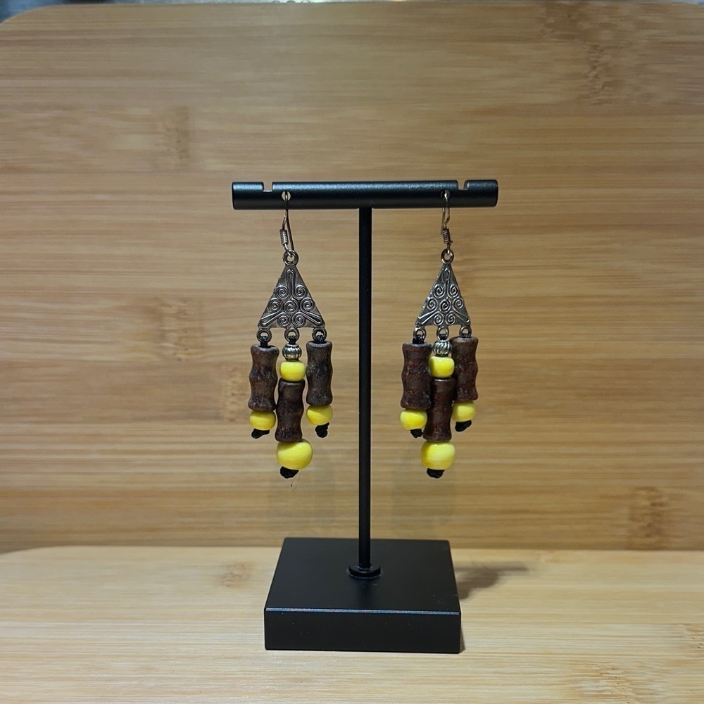 🌸Artisan Yellow and Brown Beaded Earrings